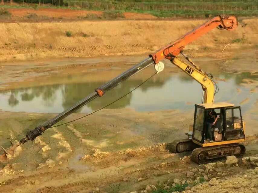 挖機(jī)伸縮臂廠家、勾機(jī)伸縮臂廠家、伸縮臂勾機(jī)廠家